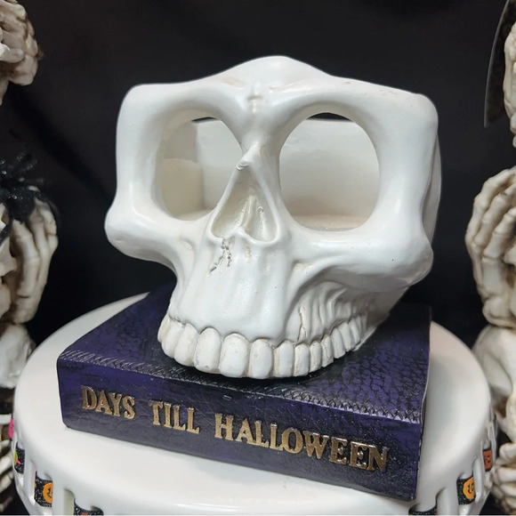 Countdown To Halloween Spooky Season Skull On Purple & Black Snake Skin Book - Picture 8 of 11